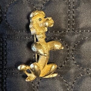 Vintage Sarah Coventry Frenchie Poodle dog gold-tone brooch pin dancing 1971